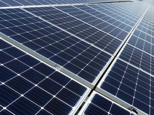 Beneficios de las placas solares para comunidades de vecinos